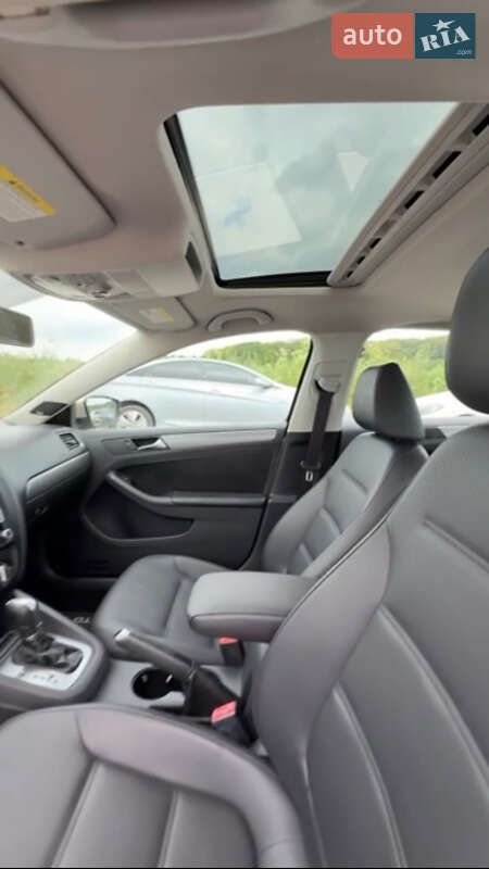 Седан Volkswagen Jetta 2012 в Тернополе