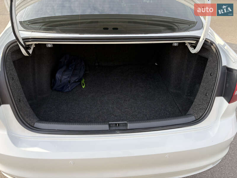 Седан Volkswagen Jetta 2016 в Киеве фото 19 Седан Volkswagen Jetta 2016 в Киеве
