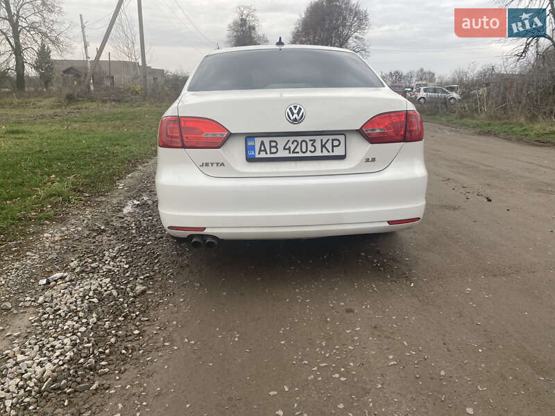 Седан Volkswagen Jetta 2012 в Виннице