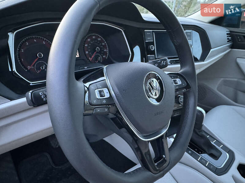 Седан Volkswagen Jetta 2020 в Кропивницком