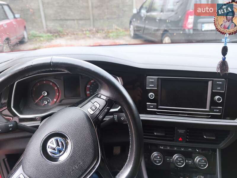 Седан Volkswagen Jetta 2019 в Чернигове