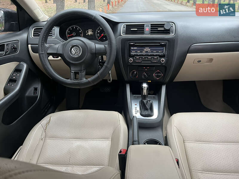 Седан Volkswagen Jetta 2014 в Киеве фото 11 Седан Volkswagen Jetta 2014 в Киеве