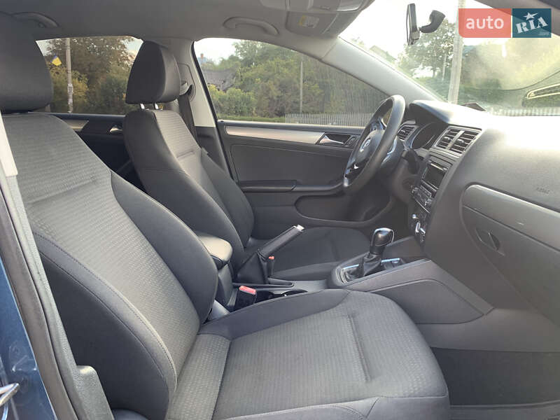 Седан Volkswagen Jetta 2015 в Львове фото 9 Седан Volkswagen Jetta 2015 в Львове