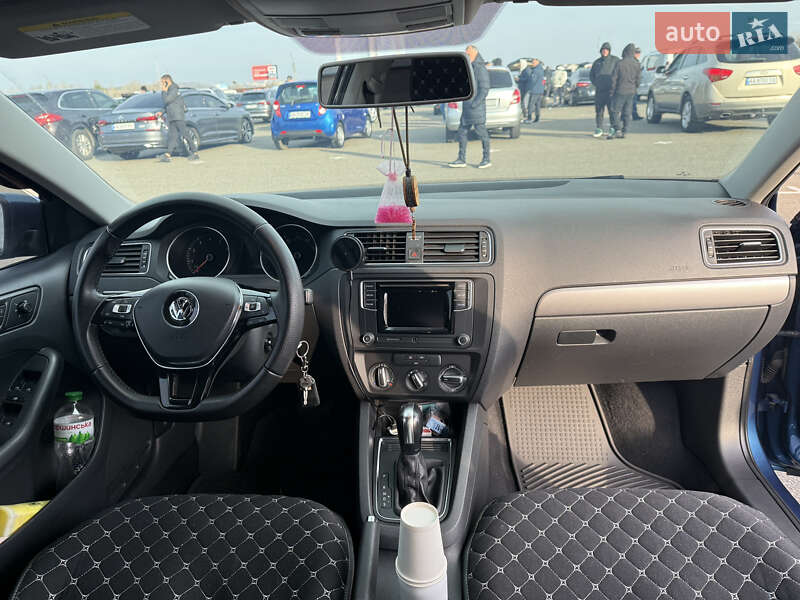 Седан Volkswagen Jetta 2016 в Києві