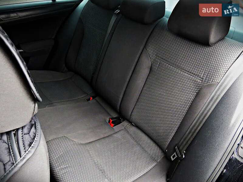 Седан Volkswagen Jetta 2012 в Черкассах