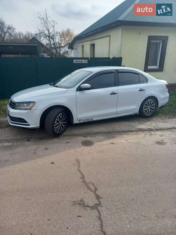 Седан Volkswagen Jetta 2016 в Чернігові