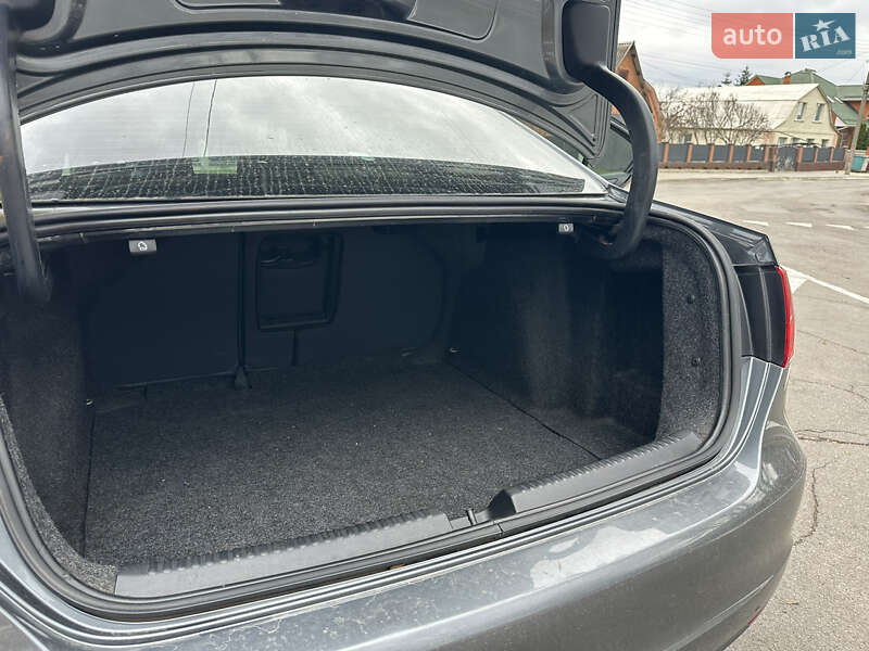 Седан Volkswagen Jetta 2014 в Вінниці