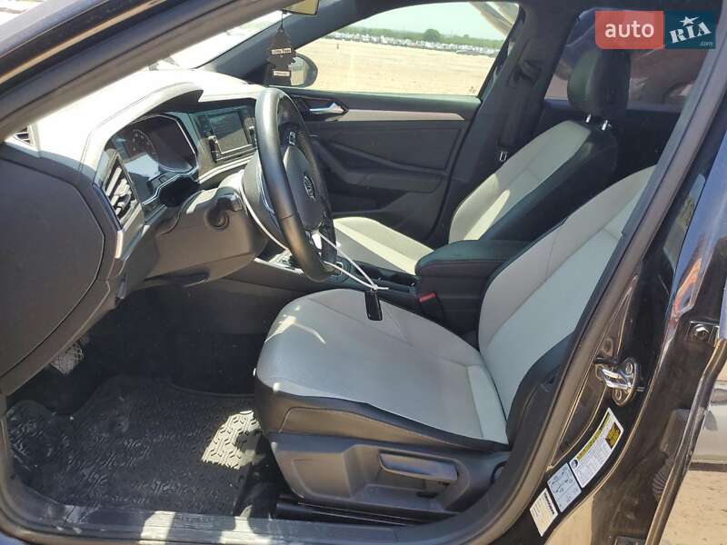 Седан Volkswagen Jetta 2018 в Львове