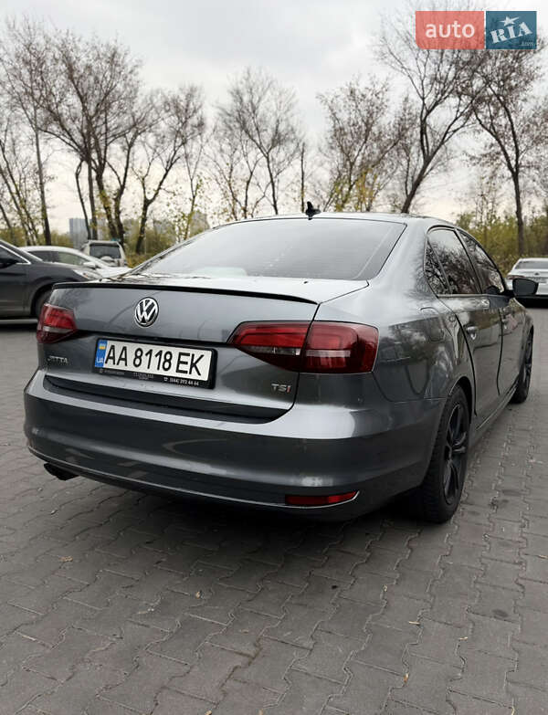 Седан Volkswagen Jetta 2016 в Києві