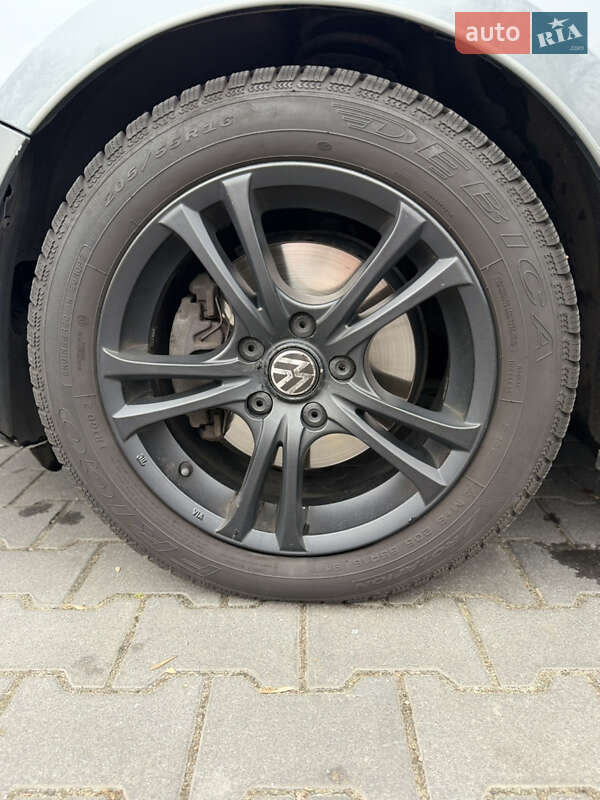 Седан Volkswagen Jetta 2016 в Києві