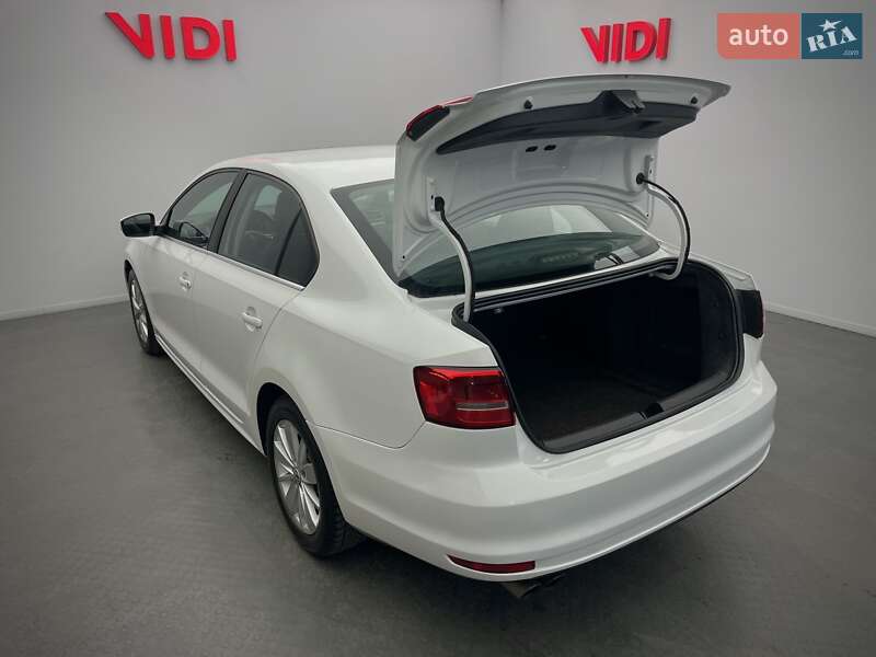 Седан Volkswagen Jetta 2016 в Киеве