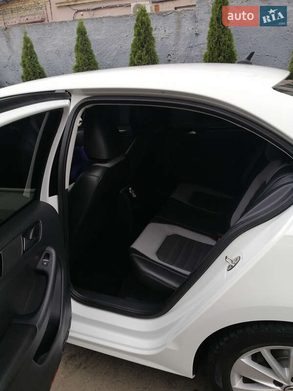 Седан Volkswagen Jetta 2016 в Киеве фото 8 Седан Volkswagen Jetta 2016 в Киеве