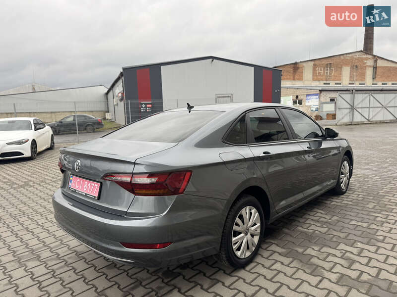 Седан Volkswagen Jetta 2018 в Луцке