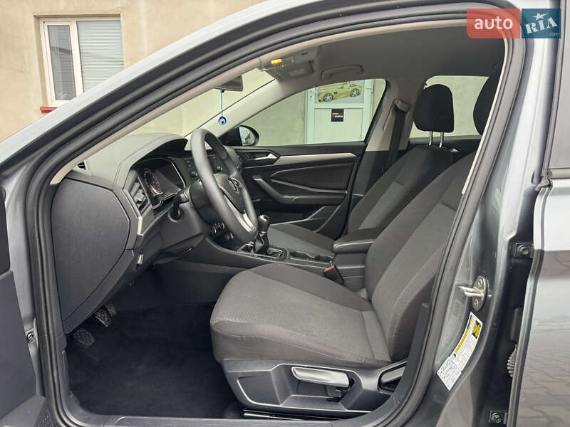 Седан Volkswagen Jetta 2018 в Луцке