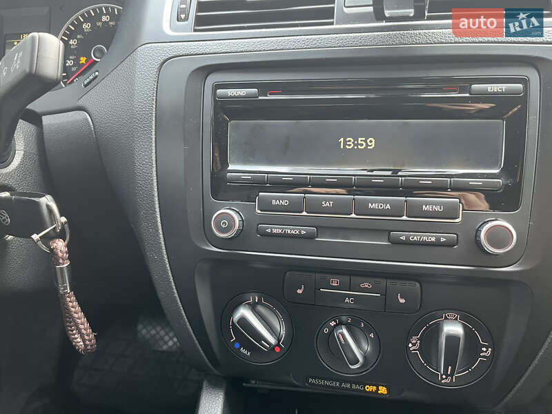 Седан Volkswagen Jetta 2011 в Житомире фото 33 Седан Volkswagen Jetta 2011 в Житомире