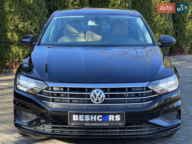 Седан Volkswagen Jetta 2019 в Львове