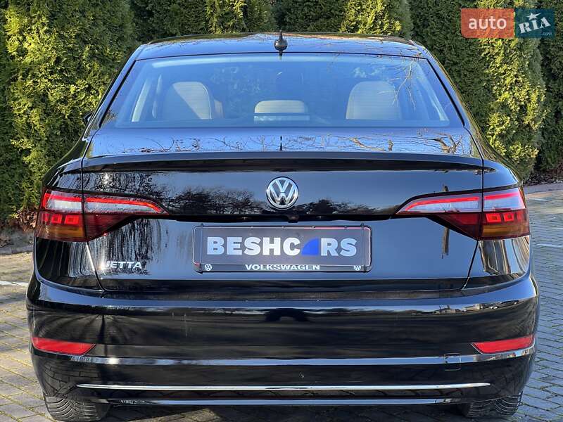 Седан Volkswagen Jetta 2019 в Львове