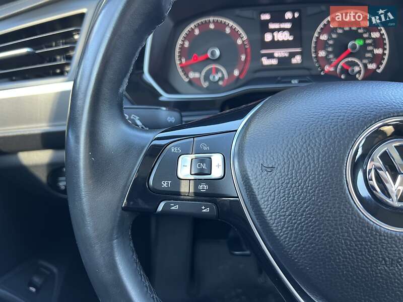 Седан Volkswagen Jetta 2019 в Львове