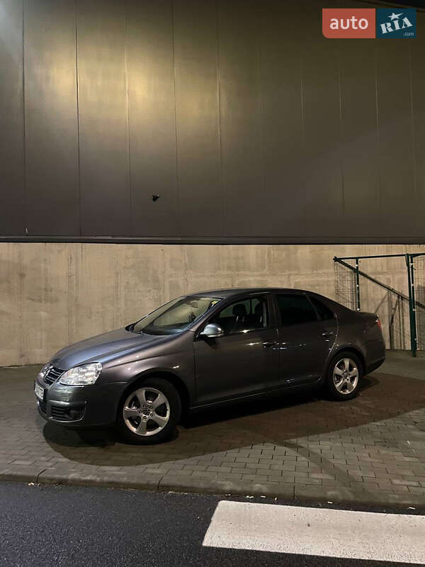 Седан Volkswagen Jetta 2008 в Киеве