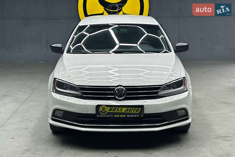 Седан Volkswagen Jetta 2015 в Чернівцях фото 2 Седан Volkswagen Jetta 2015 в Чернівцях
