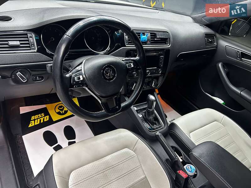 Седан Volkswagen Jetta 2015 в Чернівцях фото 8 Седан Volkswagen Jetta 2015 в Чернівцях