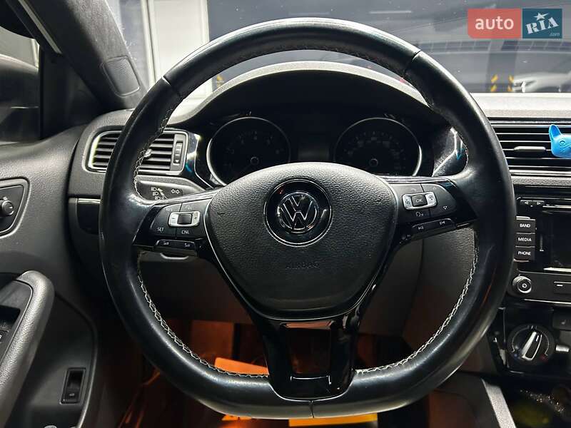 Седан Volkswagen Jetta 2015 в Чернівцях фото 15 Седан Volkswagen Jetta 2015 в Чернівцях