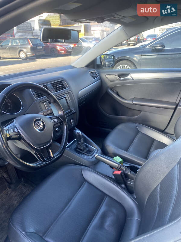 Седан Volkswagen Jetta 2017 в Киеве