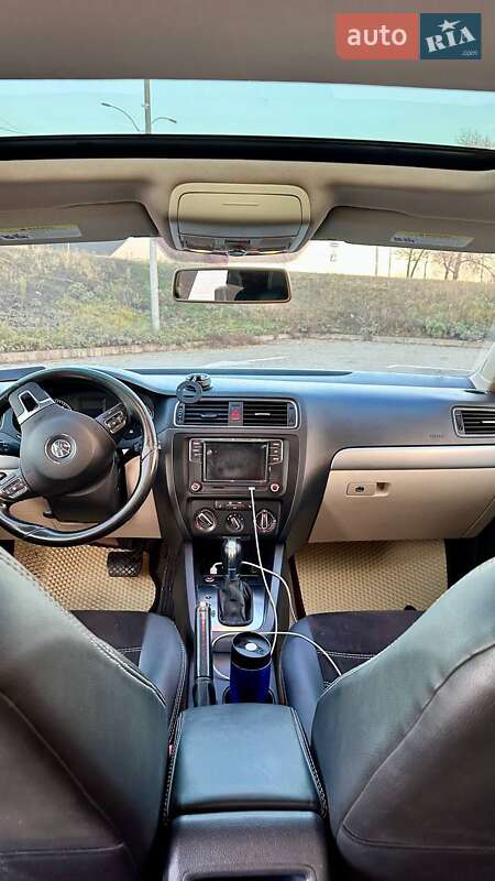 Седан Volkswagen Jetta 2013 в Києві