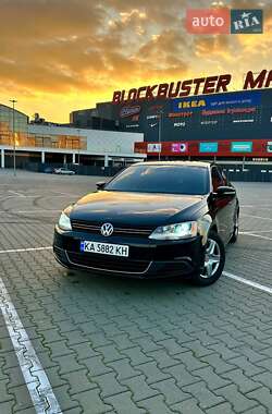 Седан Volkswagen Jetta 2013 в Києві