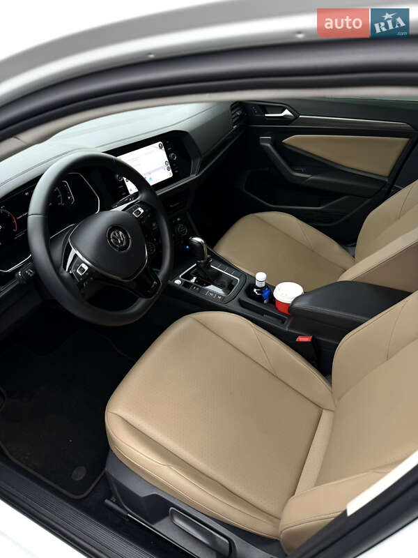 Седан Volkswagen Jetta 2019 в Киеве