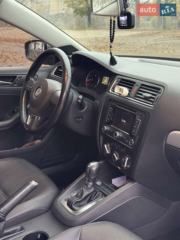 Седан Volkswagen Jetta 2011 в Кривом Роге фото 27 Седан Volkswagen Jetta 2011 в Кривом Роге