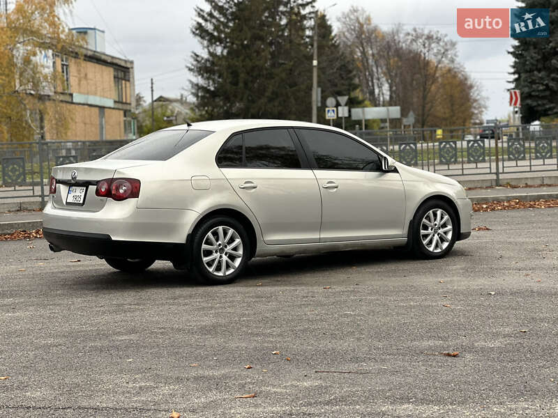 Седан Volkswagen Jetta 2010 в Первомайську