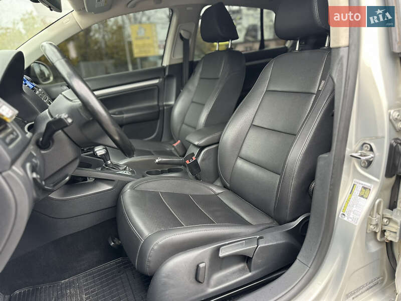 Седан Volkswagen Jetta 2010 в Первомайську