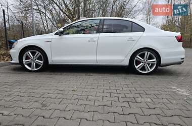 Седан Volkswagen Jetta 2016 в Львове