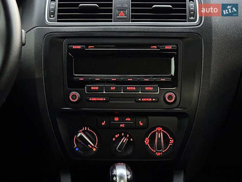 Седан Volkswagen Jetta 2015 в Староконстантинове фото 20 Седан Volkswagen Jetta 2015 в Староконстантинове