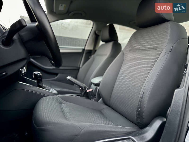 Седан Volkswagen Jetta 2015 в Староконстантинове фото 25 Седан Volkswagen Jetta 2015 в Староконстантинове