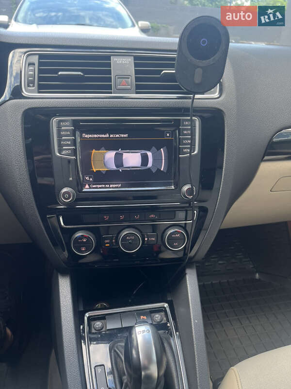 Седан Volkswagen Jetta 2016 в Чернигове