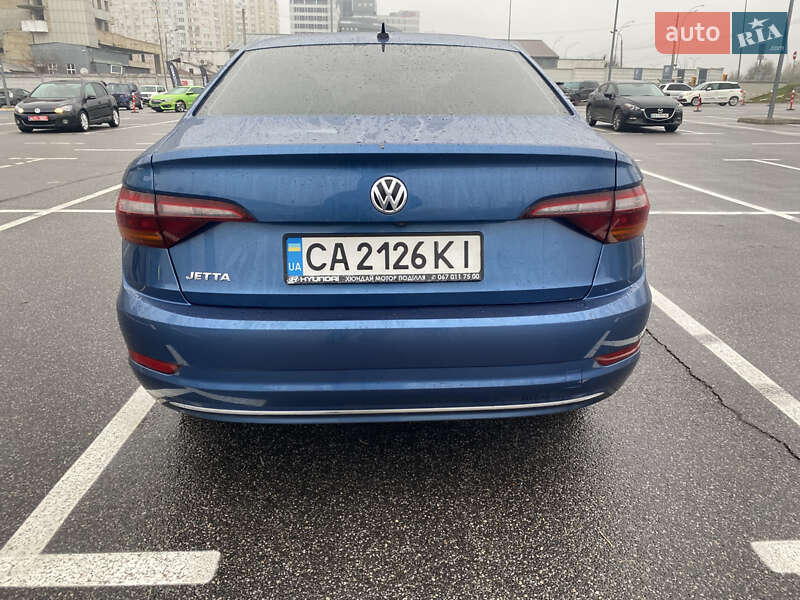 Седан Volkswagen Jetta 2019 в Киеве