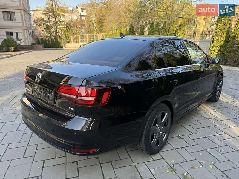 Седан Volkswagen Jetta 2016 в Запорожье