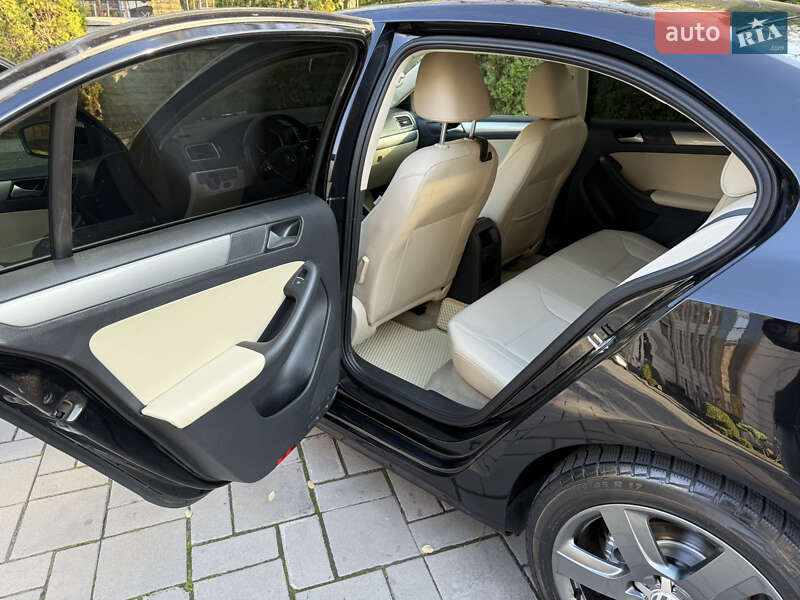 Седан Volkswagen Jetta 2016 в Запорожье