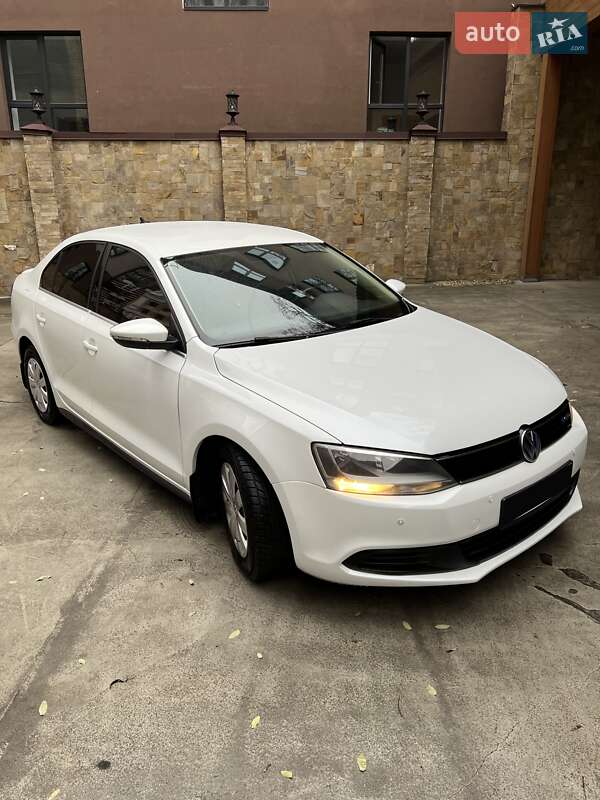 Седан Volkswagen Jetta 2013 в Києві фото 3 Седан Volkswagen Jetta 2013 в Києві