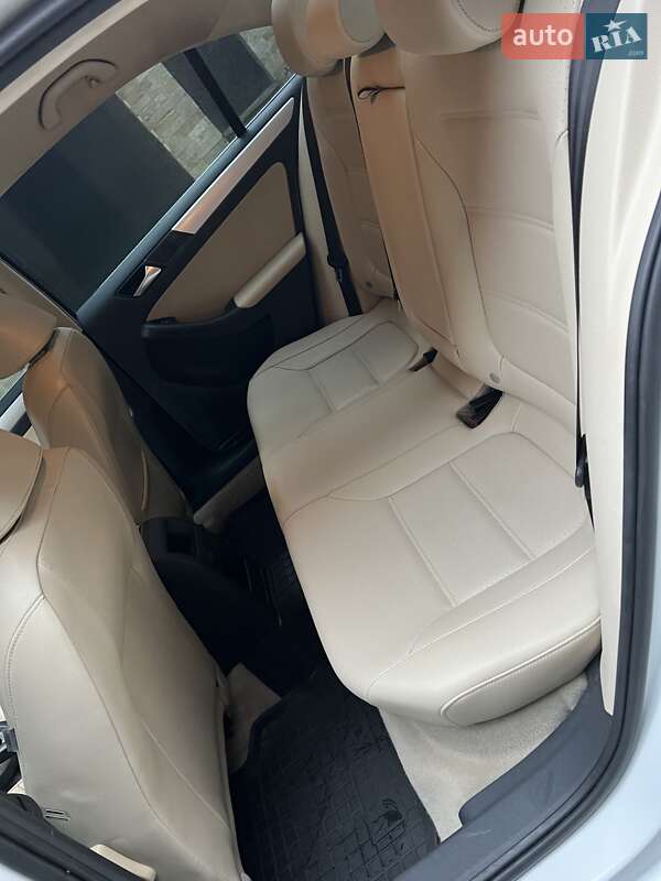 Седан Volkswagen Jetta 2013 в Києві фото 16 Седан Volkswagen Jetta 2013 в Києві