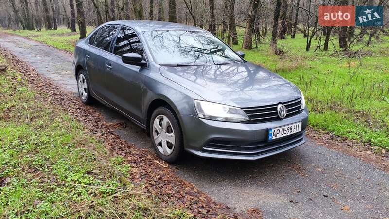 Седан Volkswagen Jetta 2015 в Запоріжжі