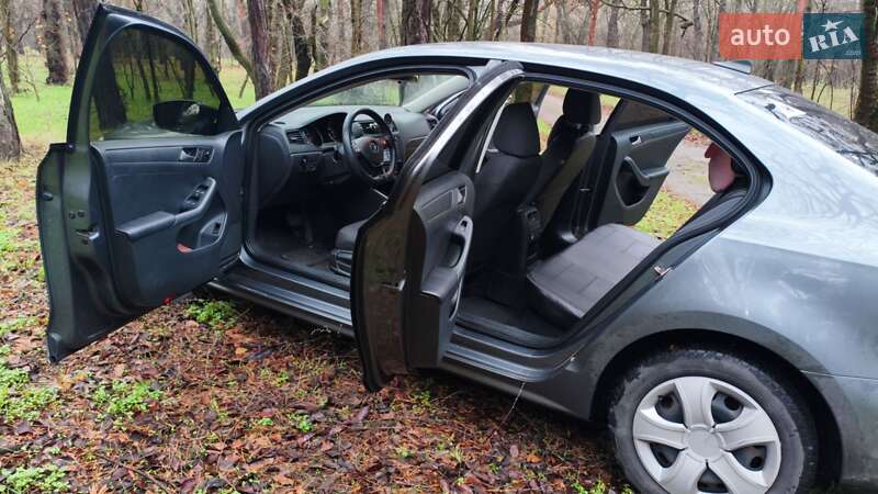 Седан Volkswagen Jetta 2015 в Запоріжжі