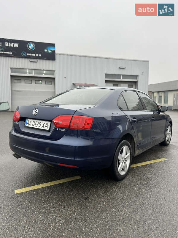 Седан Volkswagen Jetta 2010 в Києві