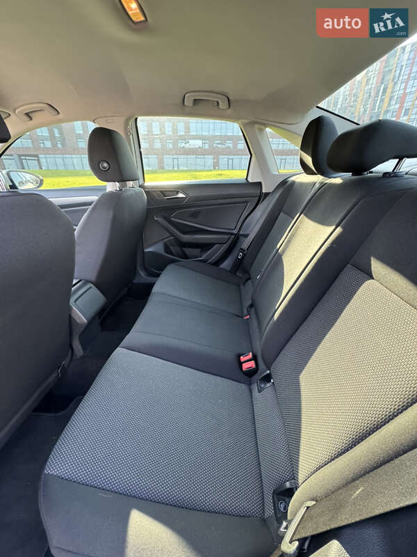 Седан Volkswagen Jetta 2018 в Дніпрі