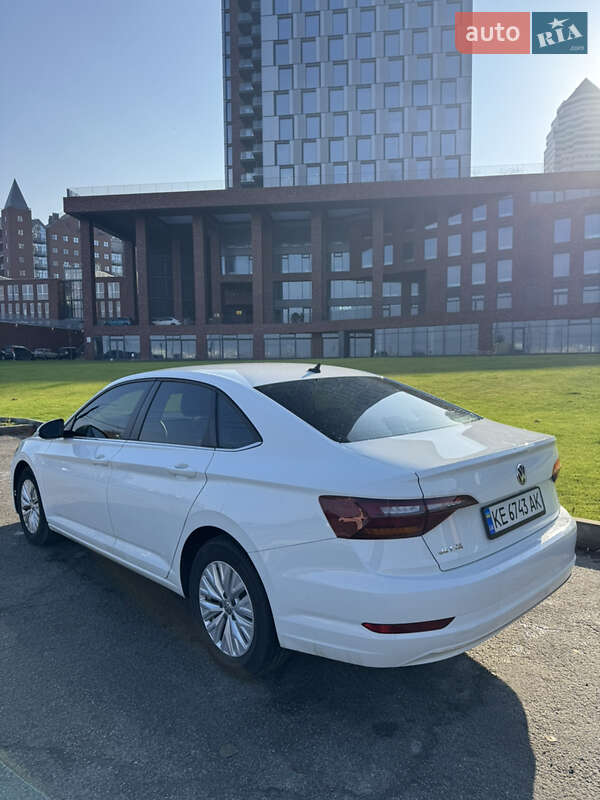 Седан Volkswagen Jetta 2018 в Дніпрі