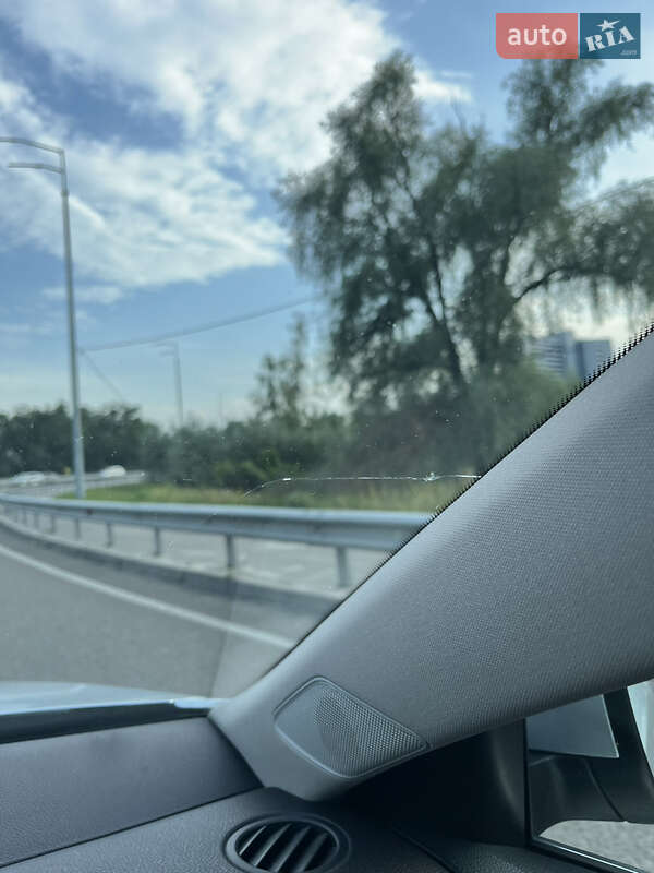 Седан Volkswagen Jetta 2016 в Киеве