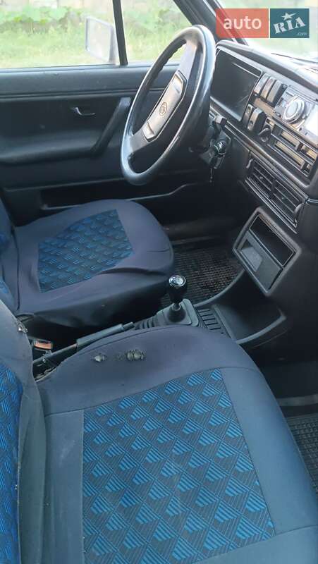 Седан Volkswagen Jetta 1985 в Надворной