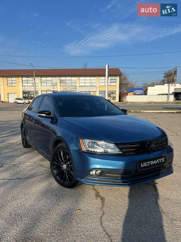 Седан Volkswagen Jetta 2016 в Днепре